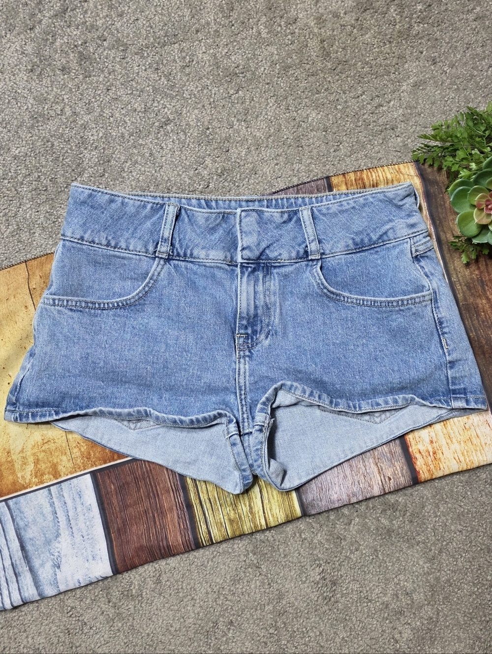 Forever 21 Short Blue Jean Shorts Size 28